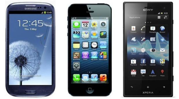 Top 10 telefoane inteligente. Care e mai tare: iPhone 5 sau Galaxy S III?