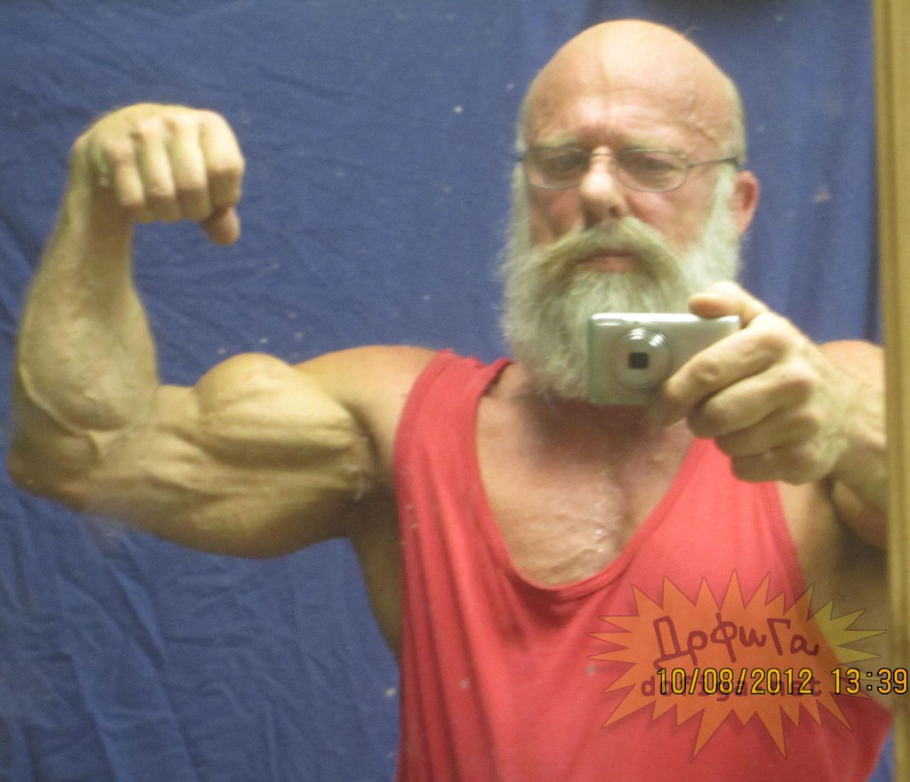 Desi are 60 de ani, reuseste sa mearga zilnic la sala de forta si are un corp perfect. Galerie foto