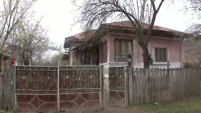 Propriul tata le-a transformat caminul in casa ororilor. Patru copii, martori la uciderea mamei