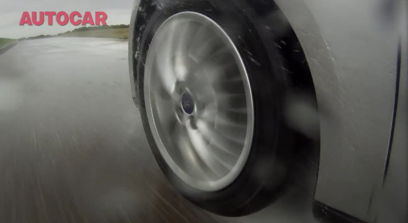 De ce e recomandat ca masinile sa aiba anvelopele de iarna cand e vreme rea, chiar daca nu a nins