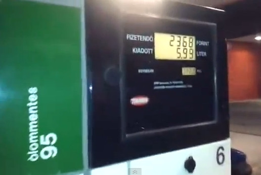 "Suntem furati la pompa chiar in halul asta?". Clipul care pune pe ganduri toti soferii. VIDEO