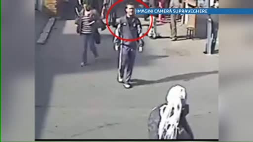 Obsedat sexual cautat de politisti, dupa ce a agresat zece adolescente din Ramnicu Valcea