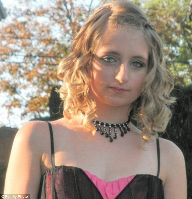 Ea este adevarata "Frumoasa din padurea adormita". Boala care o face sa doarma chiar si 64 de zile