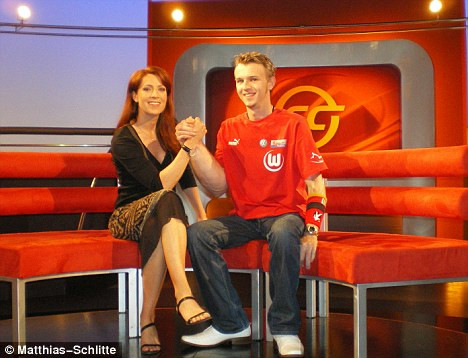 POPEYE cel real, barbatul cu o mana uriasa si una normala, lupta diseara de la 22:00 pe Sport.ro