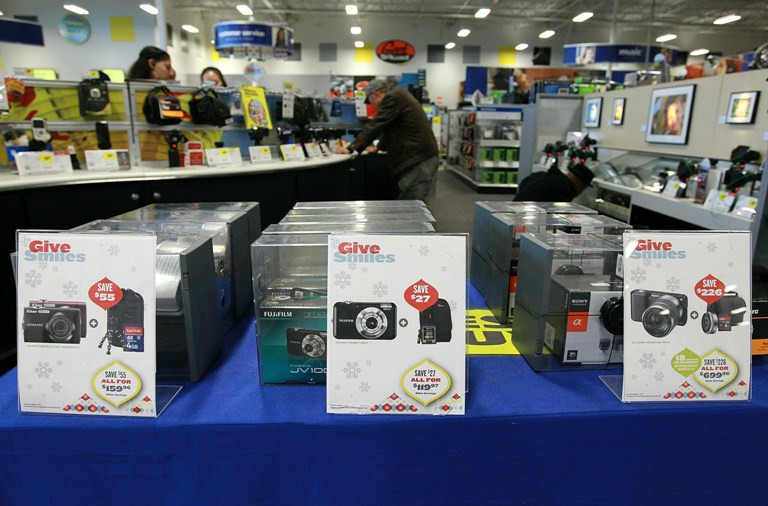 Reduceri de Black Friday. Ce oferte te asteapta la camere foto pe 23 noiembrie