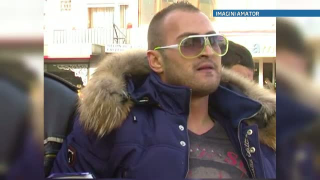 Un interlop din Baia Mare ii scuipa pe politisti si loveste cu picioarele masina agentilor. VIDEO