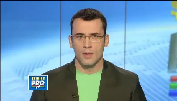 Un interlop din Baia Mare ii scuipa pe politisti si loveste cu picioarele masina agentilor. VIDEO