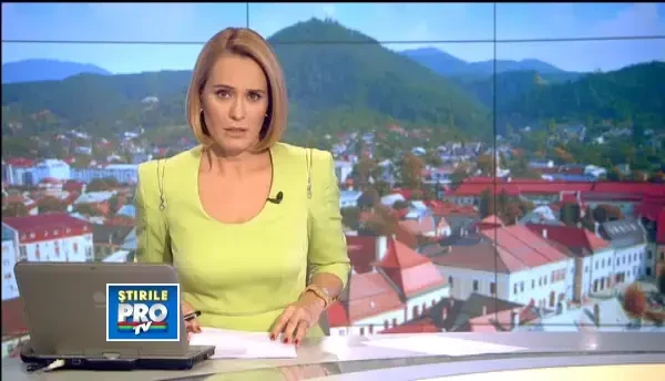 Un interlop din Baia Mare ii scuipa pe politisti si loveste cu picioarele masina agentilor. VIDEO