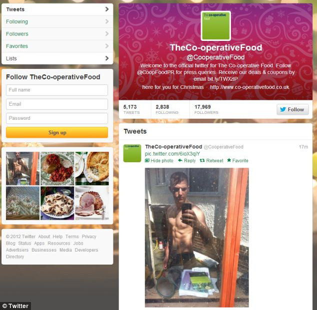 barbat topless pe Twitter