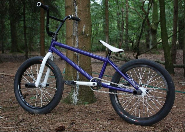 Din 117 kilometri de piste pentru biciclisti, Politia Rutiera a inchis 100, pentru ca nu se poate circula! 24 de milioane de lei, cheltuite degeaba! VIDEO