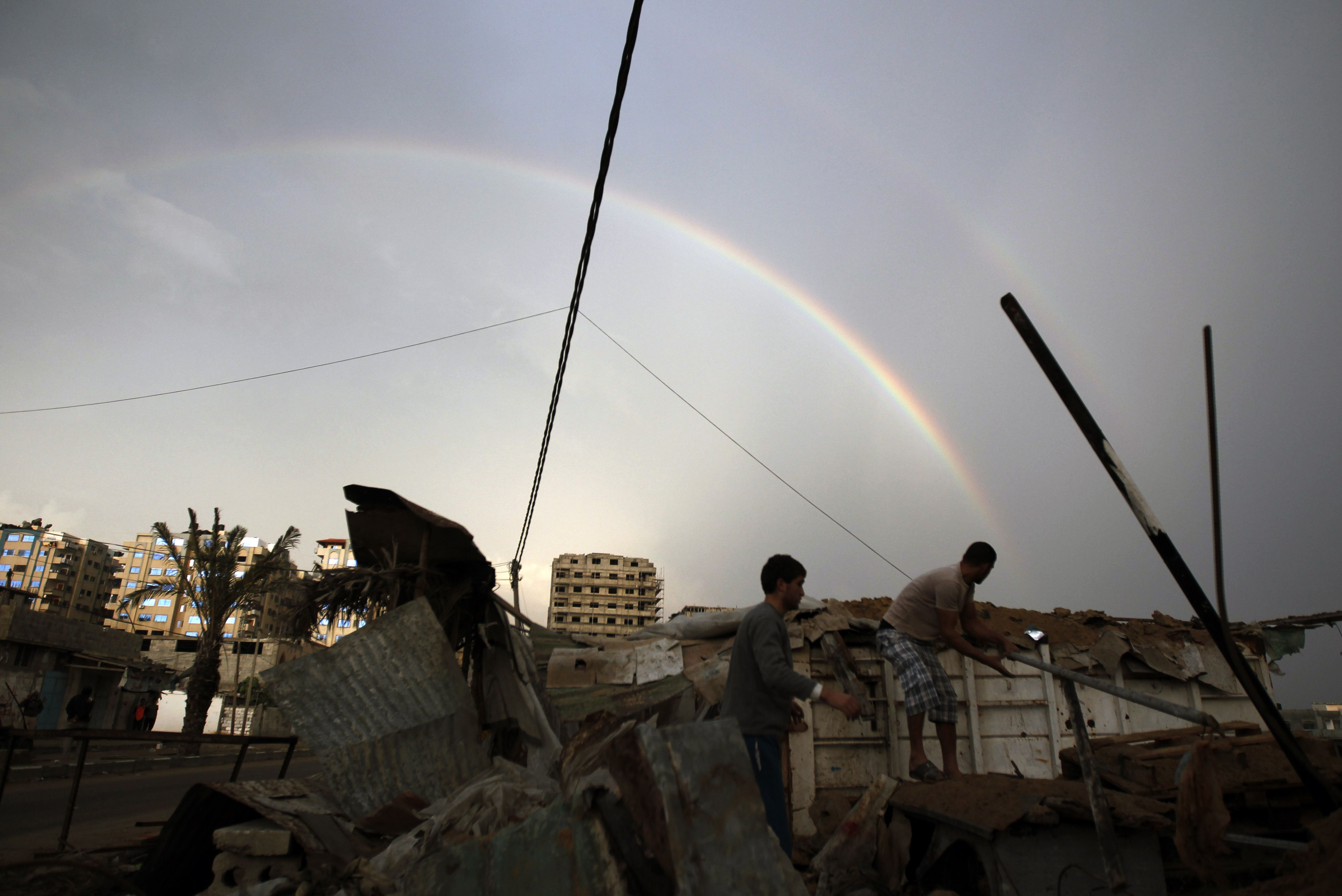 Un avion militar israelian a atacat un vehicul, in Fasia Gaza. Doua persoane au murit