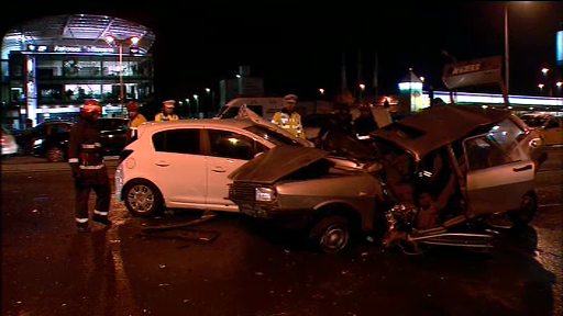 Trafic blocat pe DN1. Soseaua s-a umplut de benzina dupa un accident in care a murit o persoana
