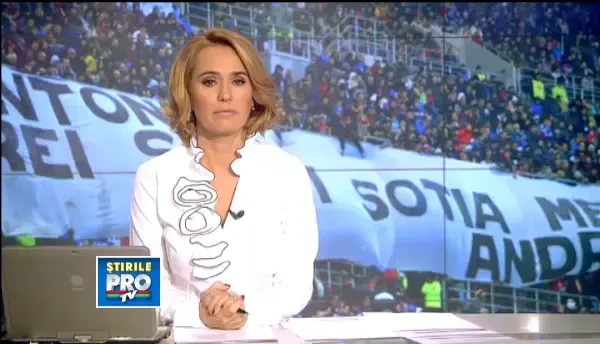 Cerere de casatorie in fata a 50.000 de fani stelisti.Ce surpriza i-a facut acest tanar iubitei sale