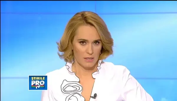 Muncitorii de la Arpechim au bruscat-o pe femeia care venise ca executor judecatoresc. VIDEO