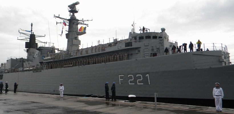 Caporal de pe fregata "Regele Ferdinand", dus de urgenta cu un elicopter la un spital din Nairobi