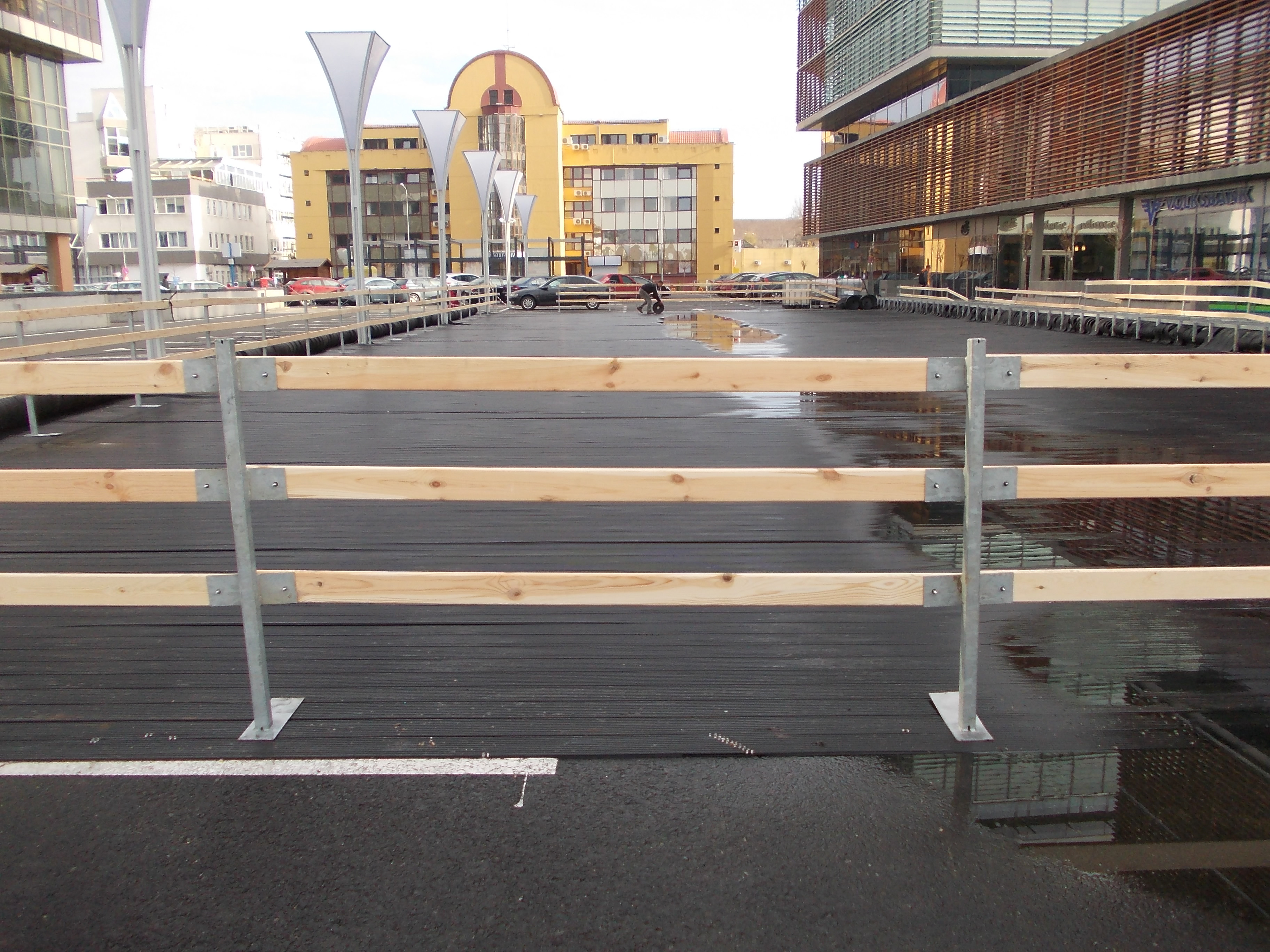 Timisorenii vor avea un nou patinoar in Piata 700. Lucrarile au inceput. Vezi GALERIE FOTO