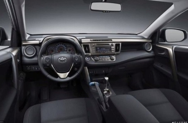 Imagini cu noul Toyota RAV 4: Cum arata SUV-ul japonezilor inainte de lansarea oficiala