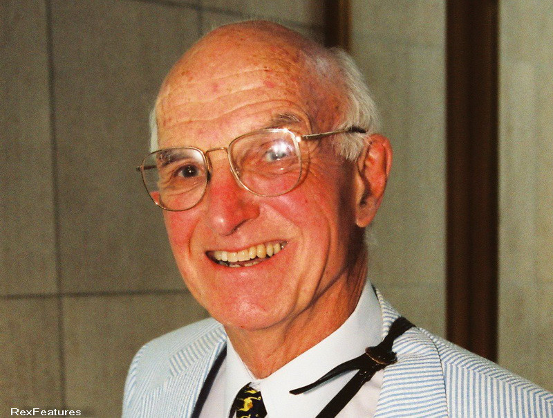 Joseph E. Murray, doctorul care a efectuat primul transplant reusit din istoria medicinei, a murit