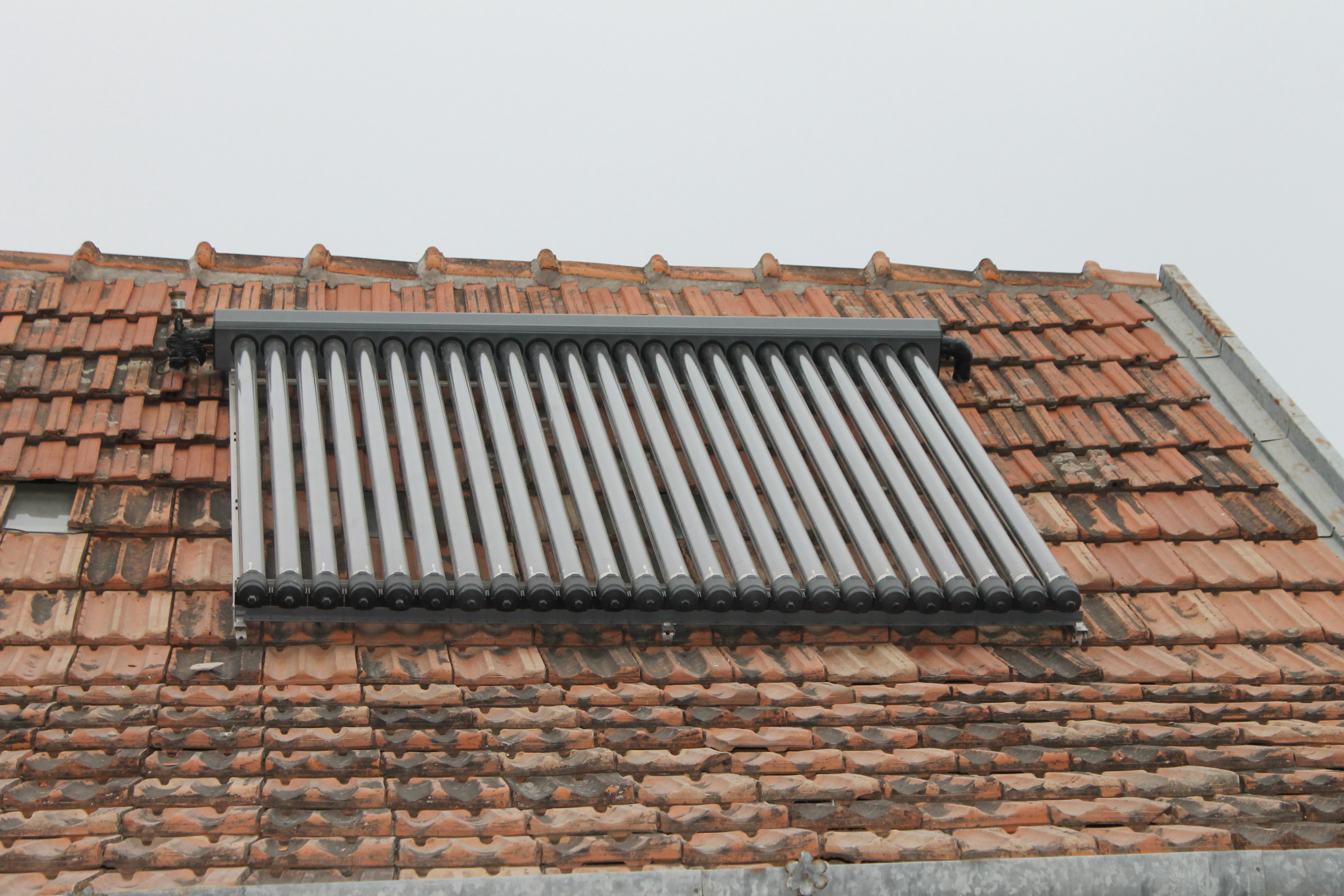 Din varf de munte pana in cartiere rezidentiale. Panourile fotovoltaice sunt accesibile tuturor