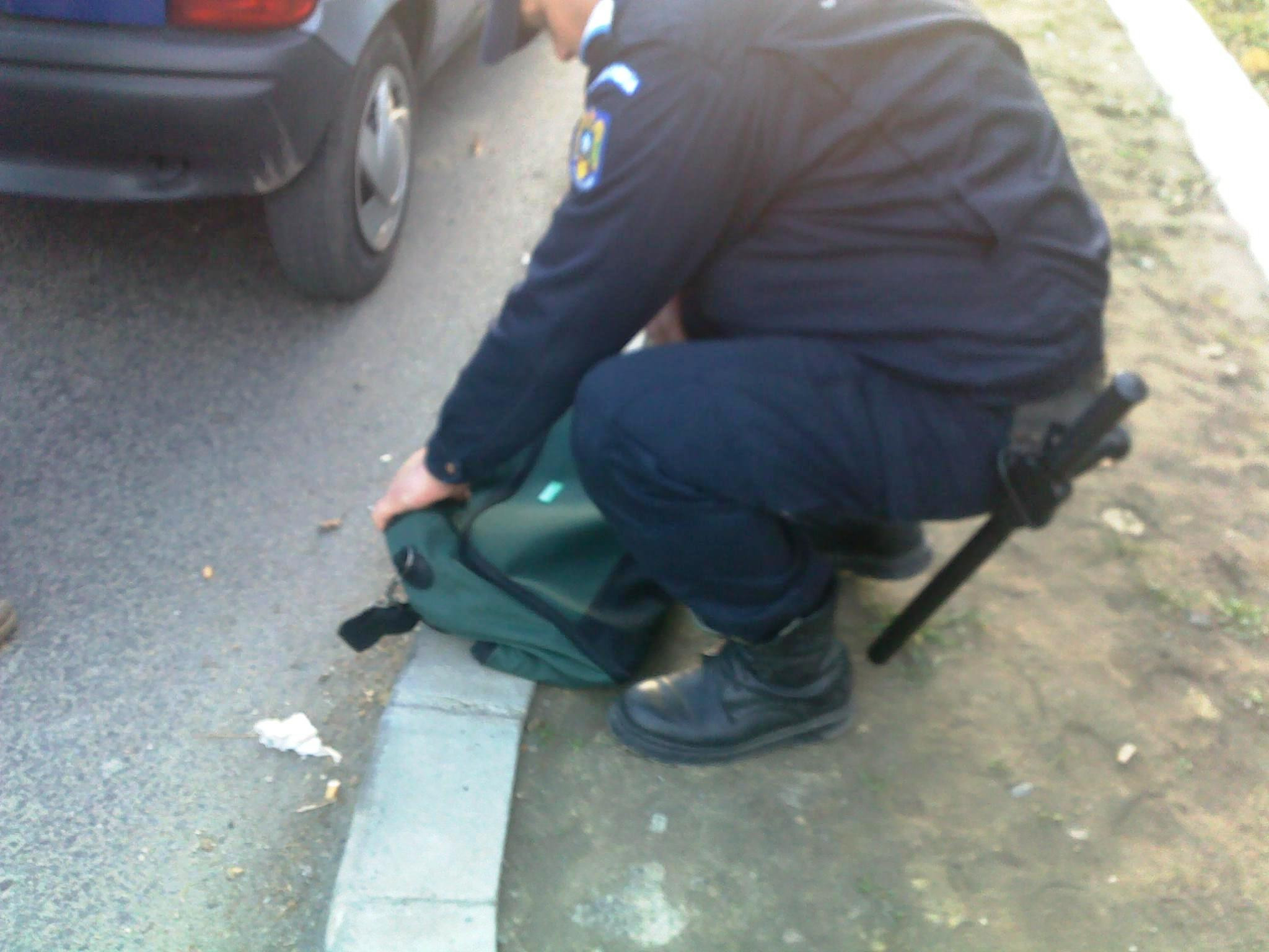 Cum au reusit jandarmii sa-l gaseasca pe proprietarul unui laptop uitat pe marginea drumului