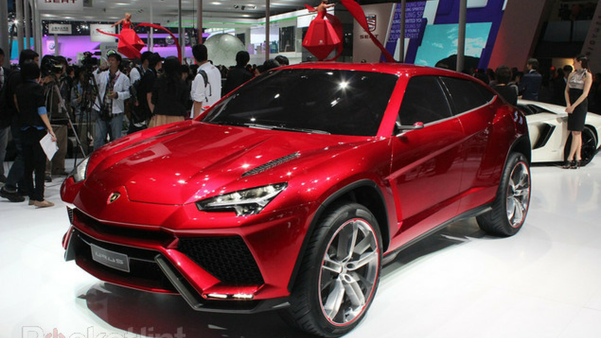 Lamborghini face un pas inapoi: Cand se va lansa defapt cel mai luxos 4x4 din lume