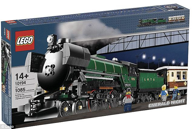 Intamplarea cu final neasteptat a unui baietel care a strans 2 ani bani pentru un trenulet Lego