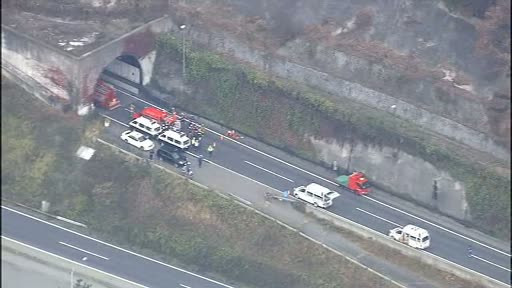 25 de masini au fost prinse sub un tunel prabusit in Japonia. Cel putin 5 persoane au murit