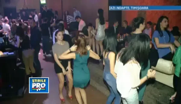 De Ziua Nationala a Romaniei, tinerii din tara au petrecut in cluburi, cu animatoare si cocteiluri