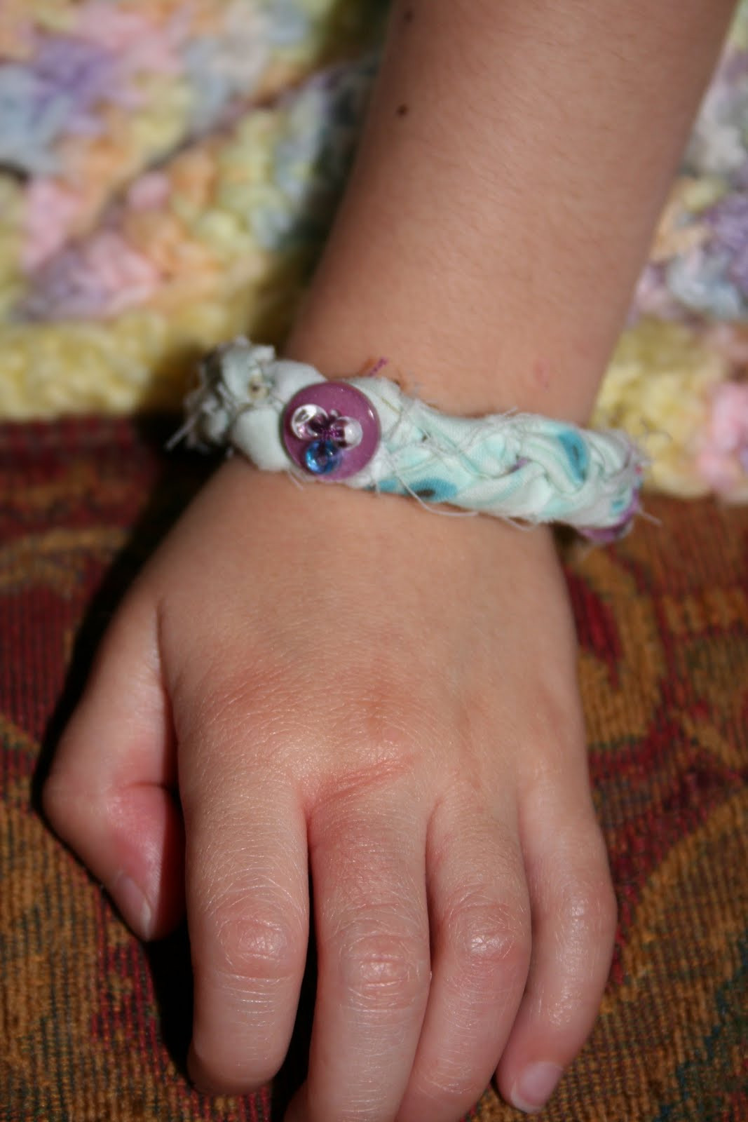 "S-a transformat intr-un animal". Motivul pentru care o fetita nu a iesit de 9 luni din casa