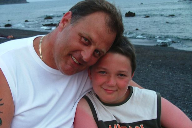 Secretul care le-a schimbat dramatic vietile. "Mama mea s-a dovedit a fi un monstru si ne-a distrus"