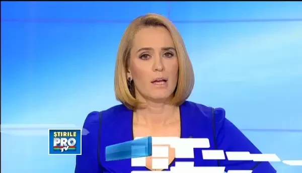 L-a parasit, a destramat mitul performantelor lui in dormitor, dar Hugh Hefner tot o vrea de sotie