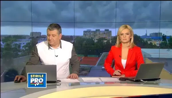 Vijeliile puternice au pus stapanire pe sudul tarii. Masini si case, distruse de rafalele de vant