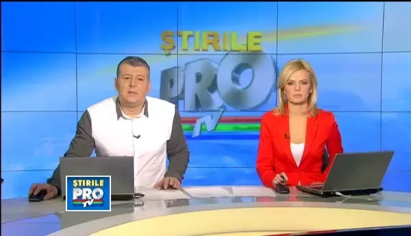 Doi copii, gasiti intr-o scara de bloc din Craiova. Parintii sunt la cersit in Franta