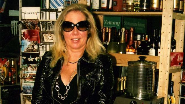 A murit "nimfomana din Munchen". Femeia era dependenta de sex si sechestra barbati