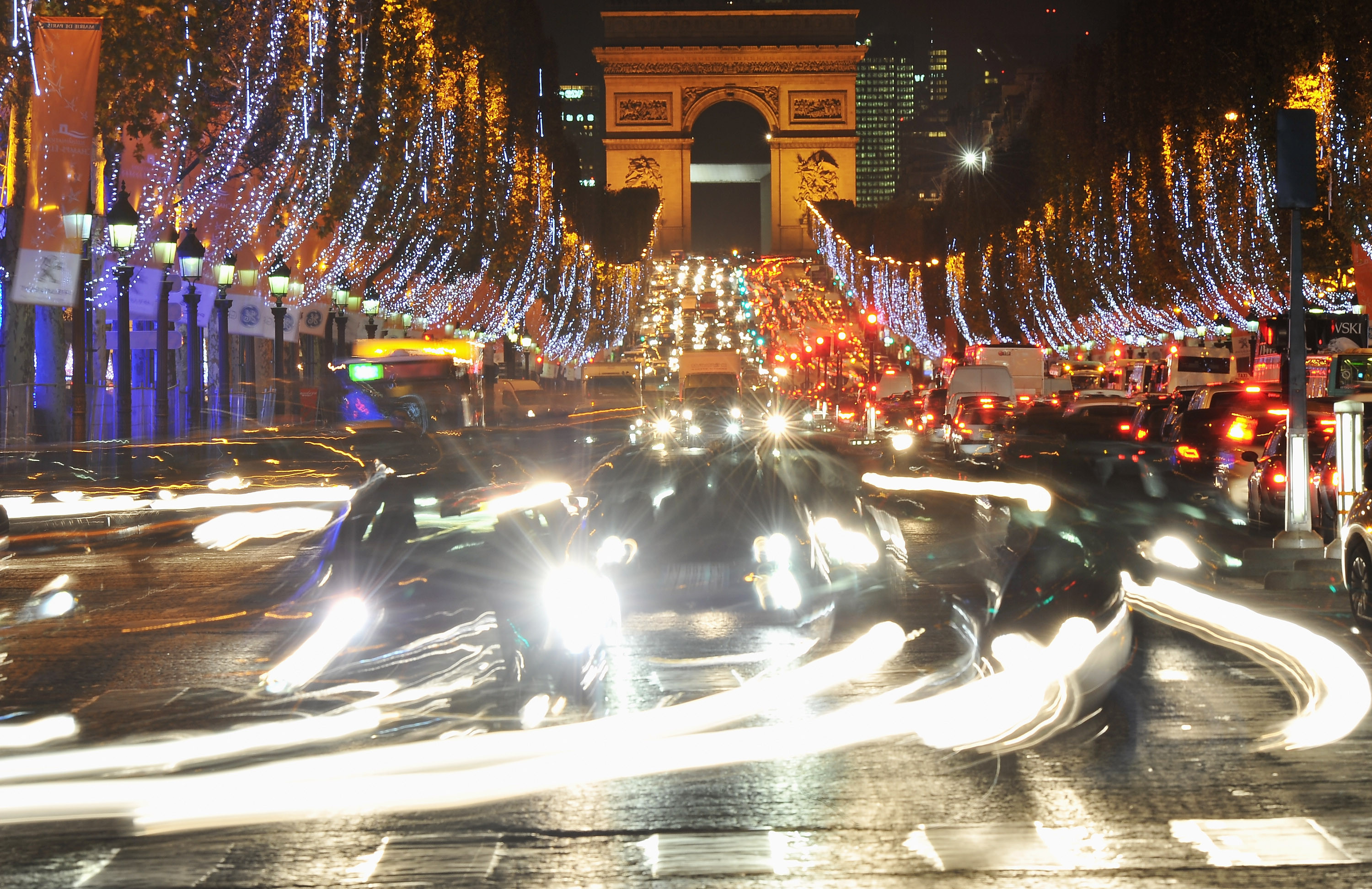 Se da "stingerea" in "Orasul Luminilor". Planul controversat al ministrului pentru energie