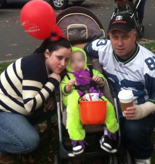 Par o familie fericita, insa politistii i-au arestat pe loc cand au vazut testele ADN ale copilului