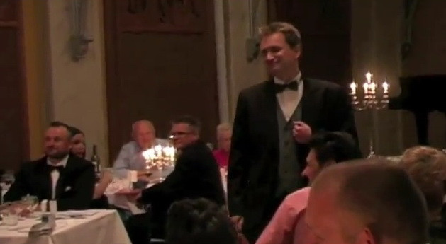 400.000 de oameni s-au uitat la clipul asta: Nunta intr-un musical de Broadway: vezi ce a iesit! VIDEO