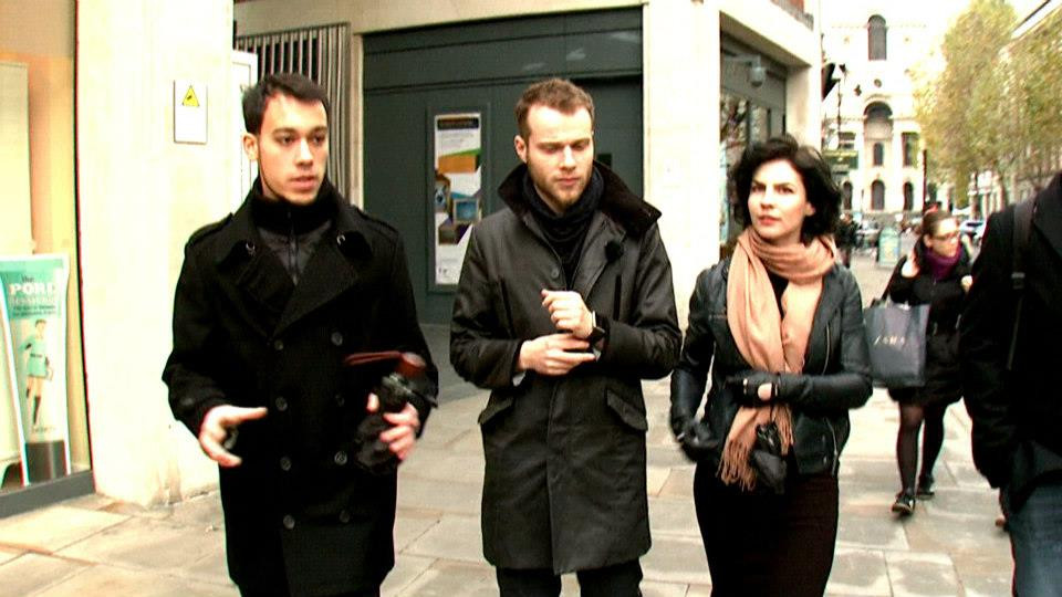 Viseaza, creeaza si castiga. Povestile londoneze ale designerilor romani Iulian, Carmen si Edu