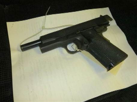 Un barbat a murit, dupa ce s-a impuscat accidental in testicule cu o arma artizanala