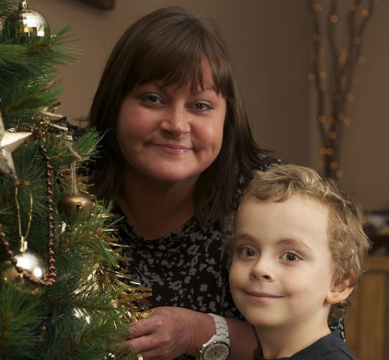 Copilul caruia Craciunul i-ar putea fi fatal. "As vrea sa am si eu un brad"