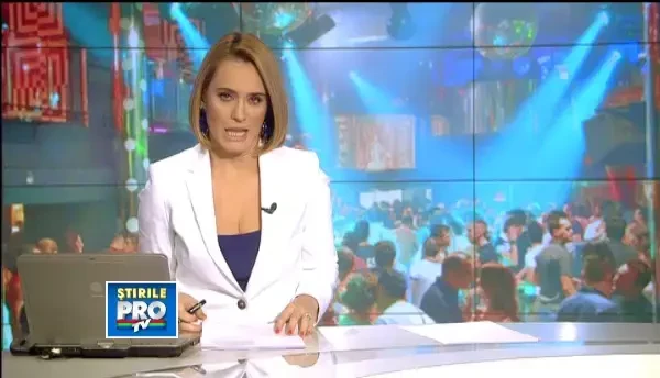 Au lasat cartile pentru hainele de club. Cum s-au distrat la Balul Bobocilor elevii de la Moisil