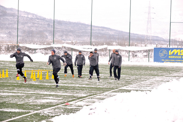 Situatie incredibila. U Cluj are numai 13 jucatori valizi inainte de meciul cu liderul Ligii 1