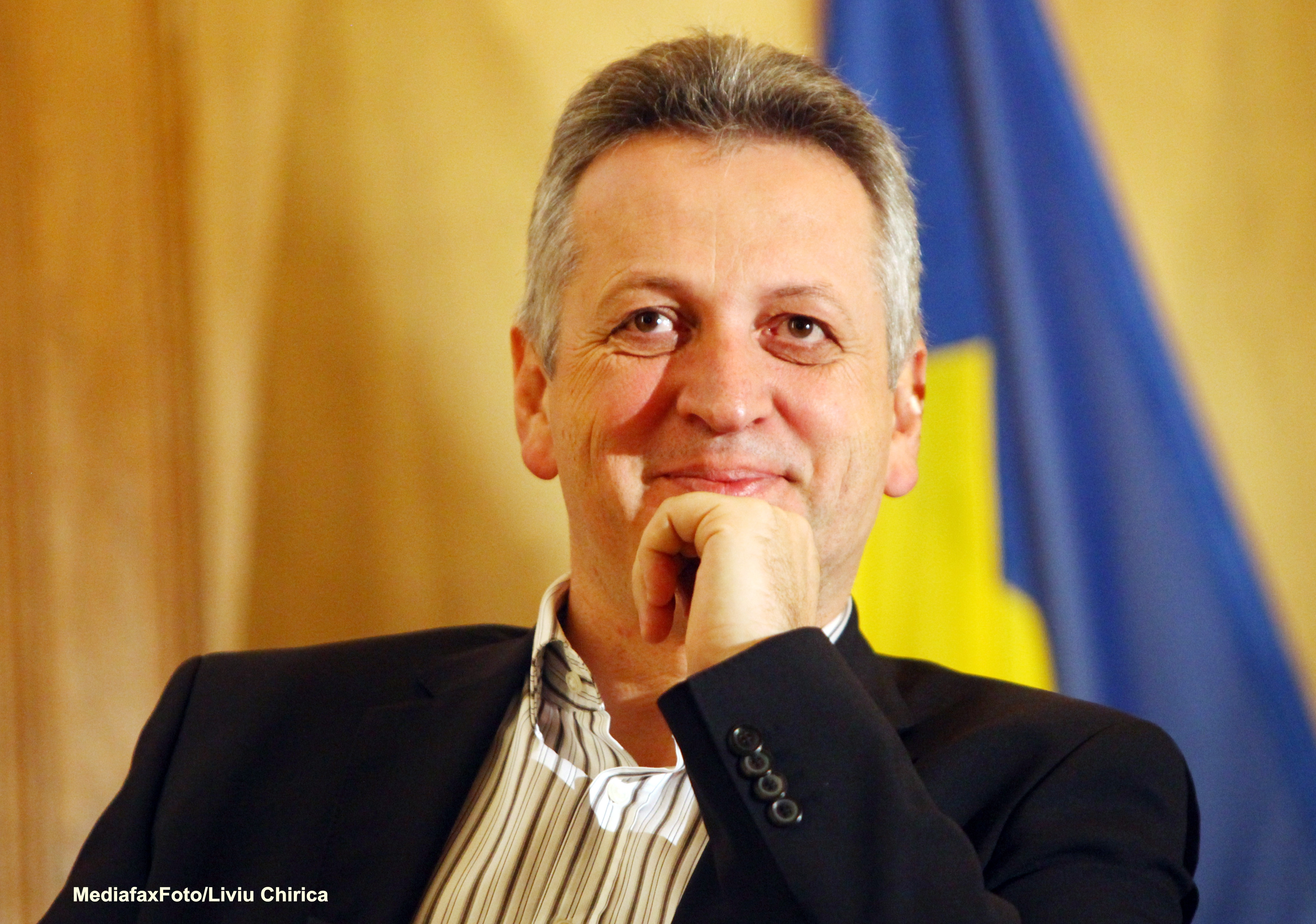 Fenechiu catre Basescu:Nu stiu care din noi are mai multe dosare penale si probleme tinute sub capac