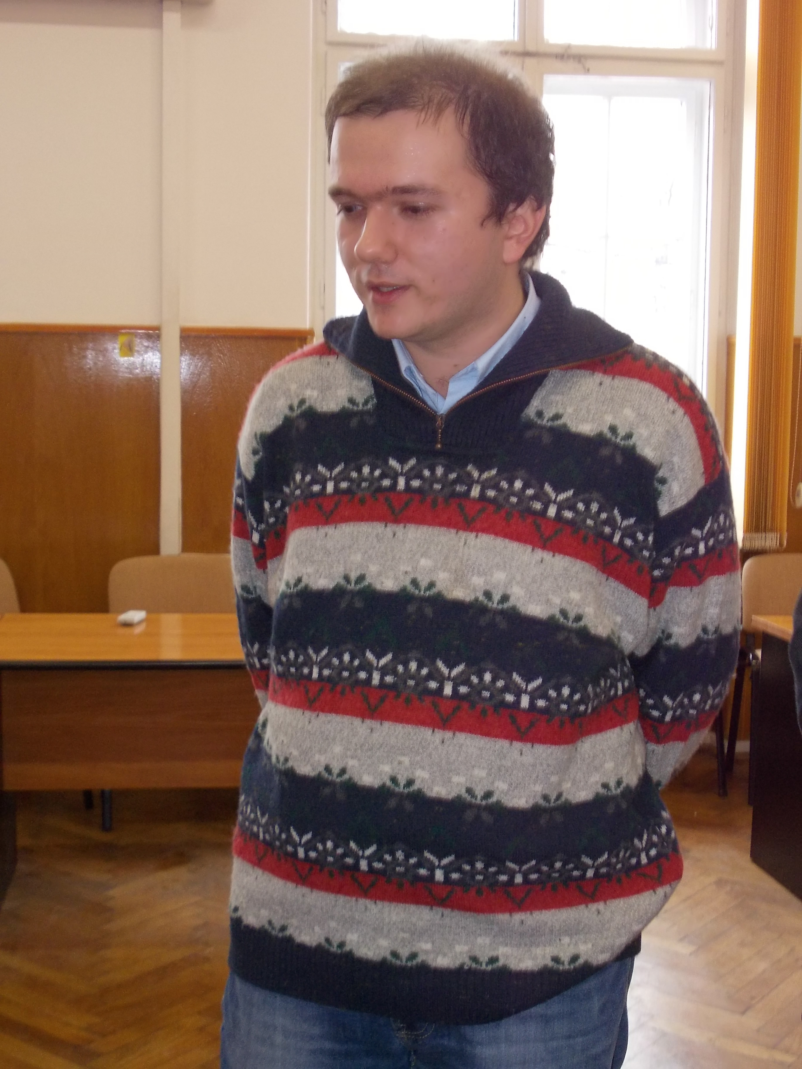 Cel mai bun profesor din Timis proiecteaza sisteme prin care robotii lupta sumo virtual