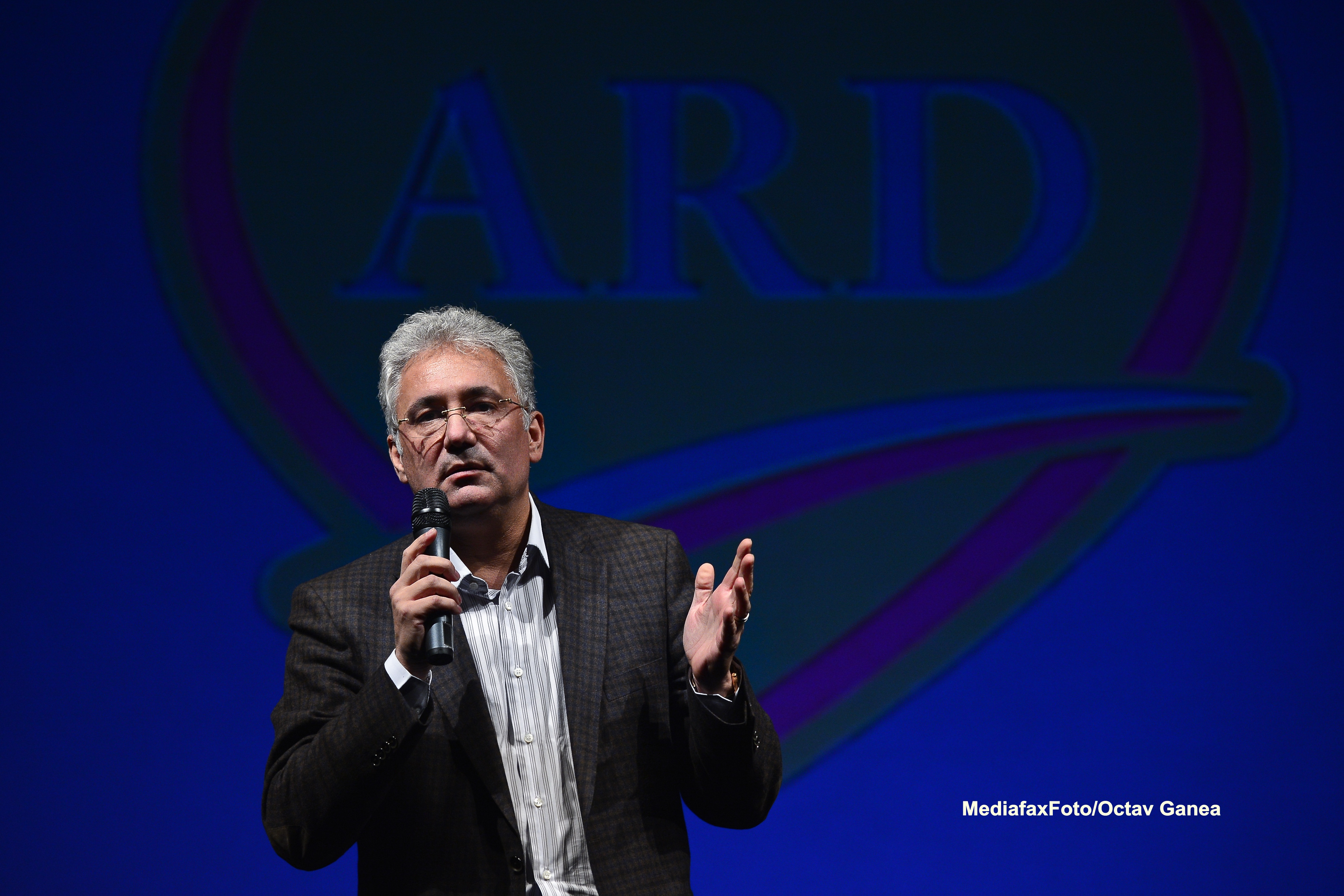 Adriean Videanu, despre deputatii si senatorii ARD: "Vom sta drepti si nu in genunchi in Parlament"