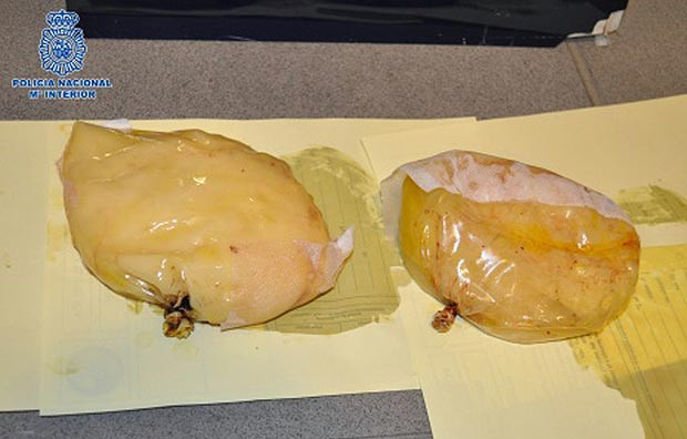 Cum a incercat o femeie sa introduca 1.3 kilograme de cocaina in Spania. A fost arestata pe loc