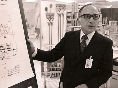 Norman Joseph Woodland, inventatorul codului de bare, a murit la varsta de 91 de ani