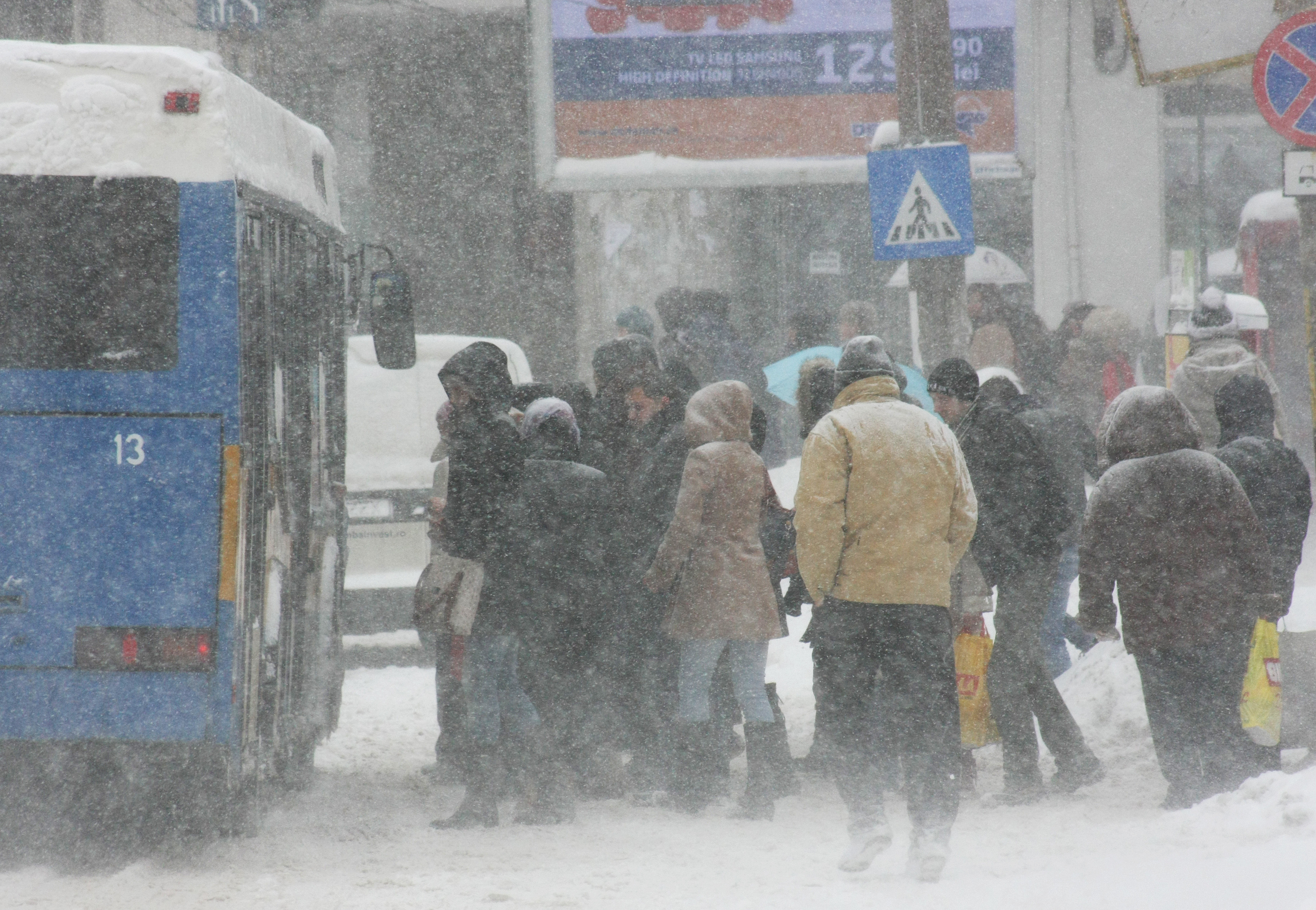 Cod galben de viscol si precipitatii abundente in toata tara. Cum va arata vremea zilele urmatoare