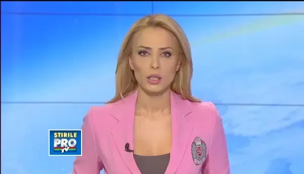 Captivi in propriile case din cauza viscolului si gerului. Sate intregi din Moldova sunt izolate