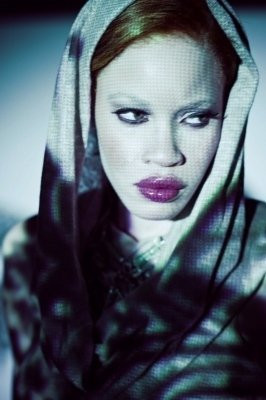 Este diferita decat toate femeile din lumea ei. Secretul care o face sa fie unica. GALERIE FOTO